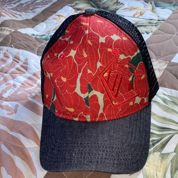 Born Hawai’i Anthurium Trucker Hat - Picture 1 of 5